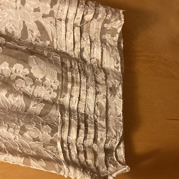 BCBG Maxazria xs unusual pretty dress - Picture 5 of 7